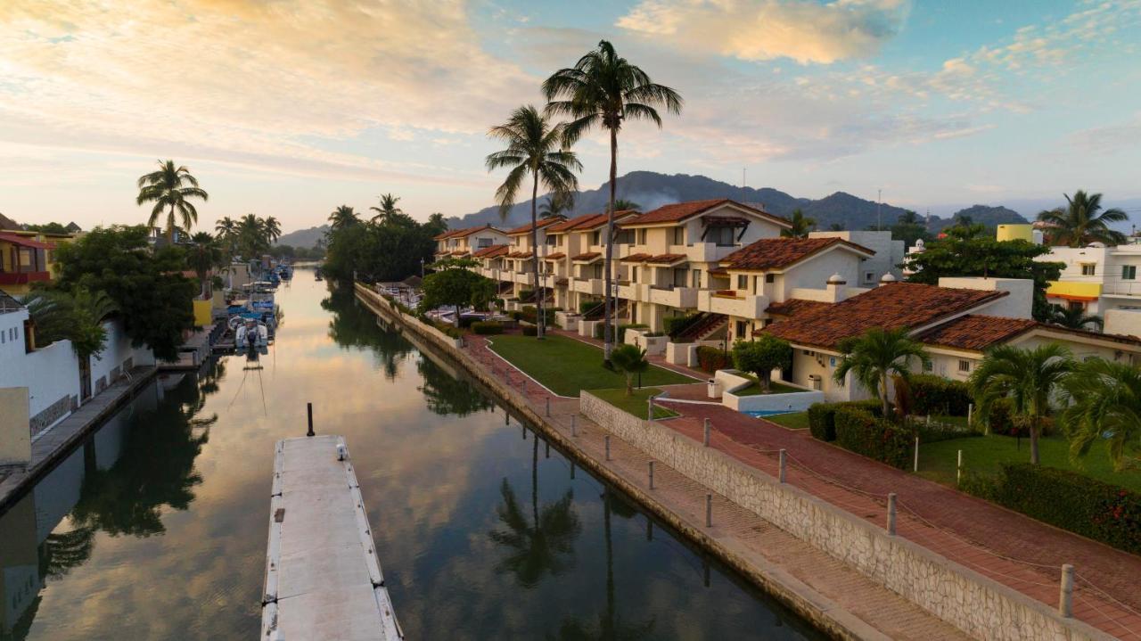 Cabo Blanco Hotel And Marina Barra de Navidad Eksteriør billede