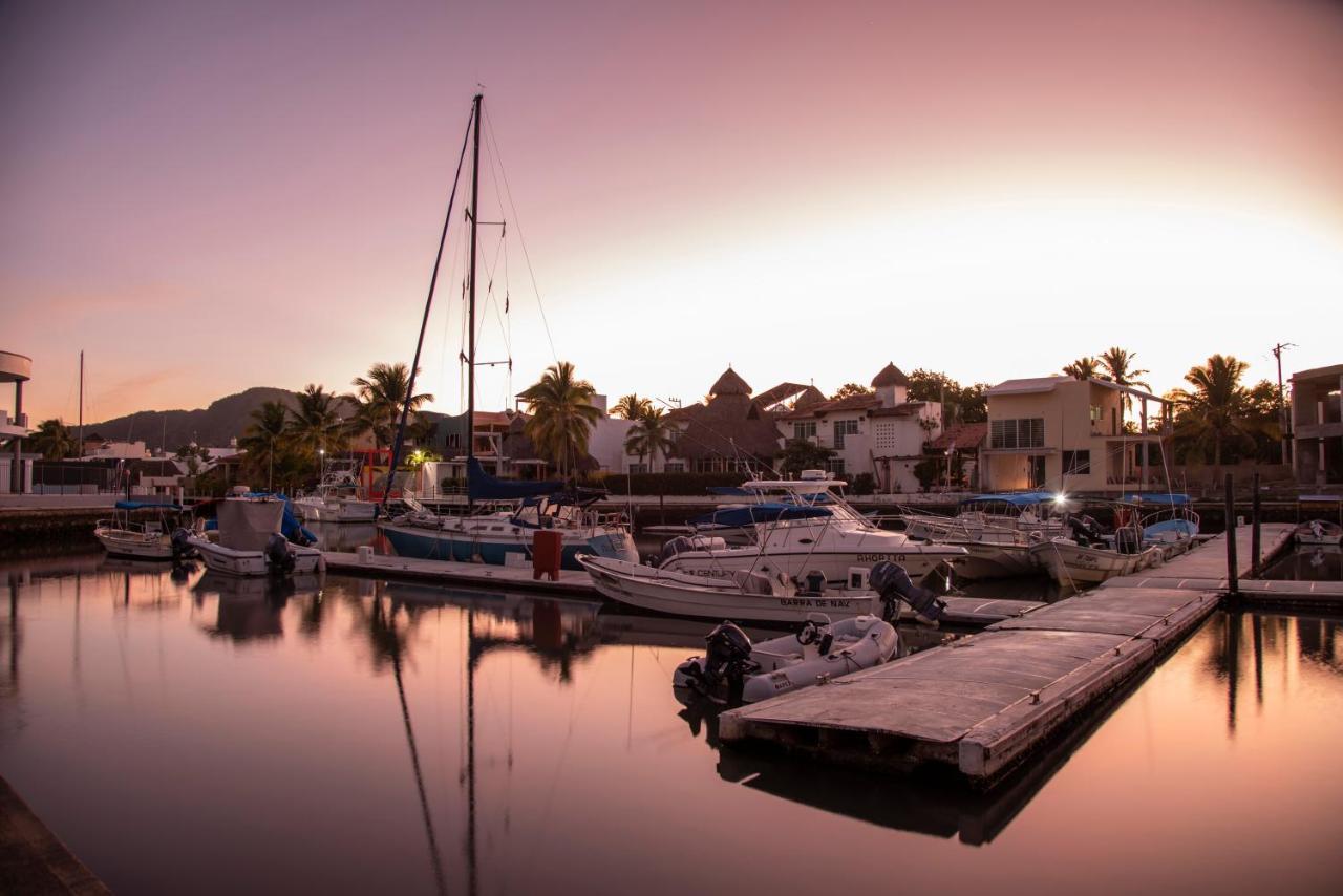 Cabo Blanco Hotel And Marina Barra de Navidad Eksteriør billede
