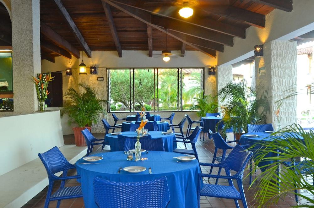 Cabo Blanco Hotel And Marina Barra de Navidad Eksteriør billede