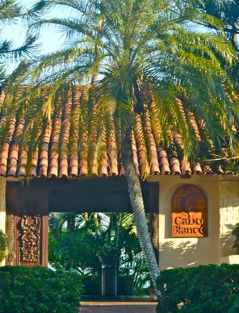 Cabo Blanco Hotel And Marina Barra de Navidad Eksteriør billede