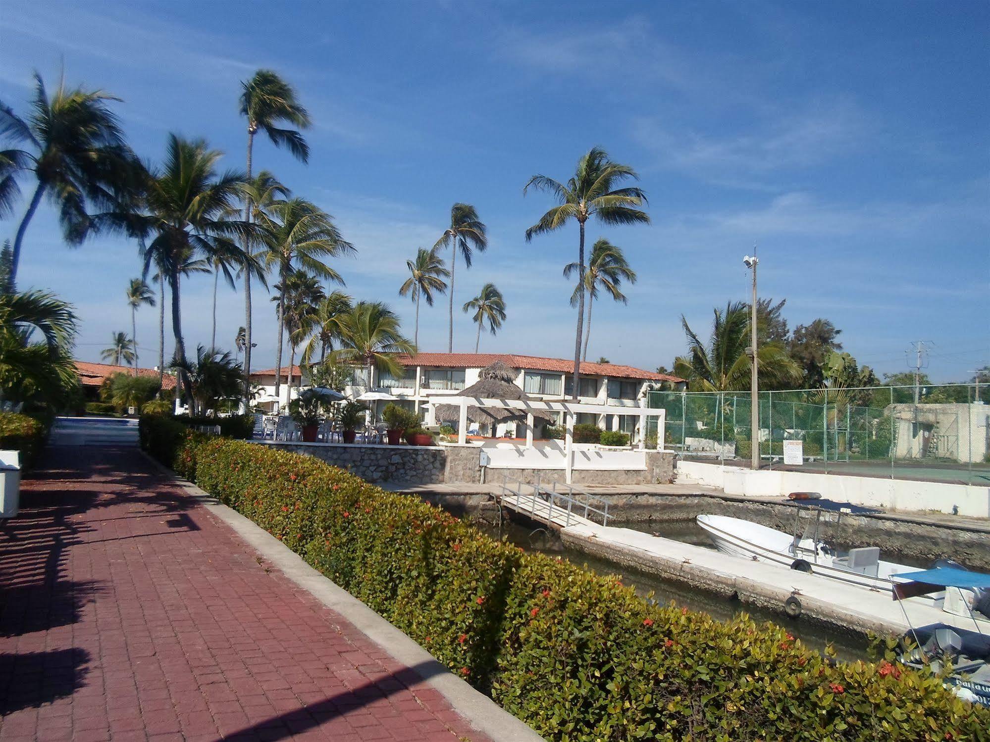 Cabo Blanco Hotel And Marina Barra de Navidad Eksteriør billede